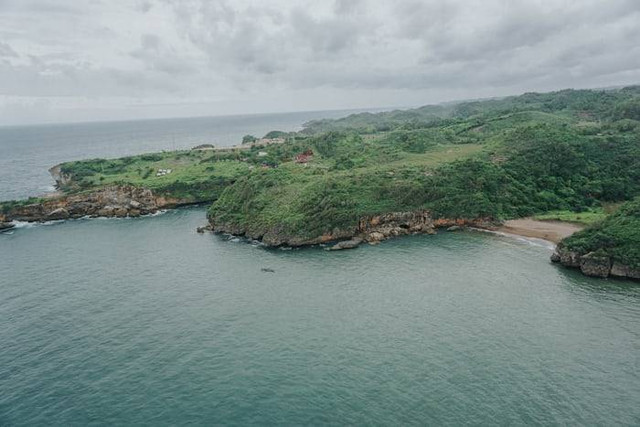 Tempat Wisata di Ujung Kulon (Foto hanya ilustrasi, bukan tempat sebenarnya) Sumber: unsplash.com/ Andri Hermawan