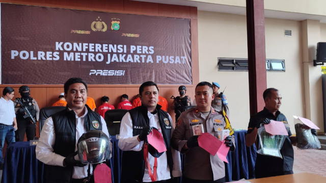 Pers rilis kasus pencabulan dan jambret di Polres Metro Jakarta Pusat, Senin (27/5/2024). Foto: Rachmadi Rasyad/kumparan