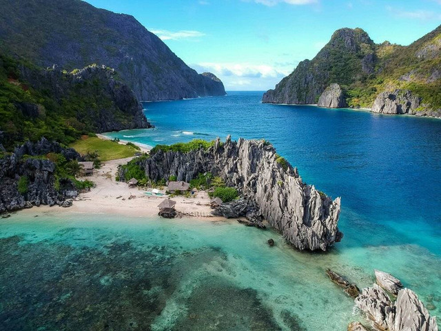 Pulau di Maluku Tenggara. Foto hanya ilustrasi, bukan tempat sebenarnya. Sumber foto: Unplash/Cris Tagupa