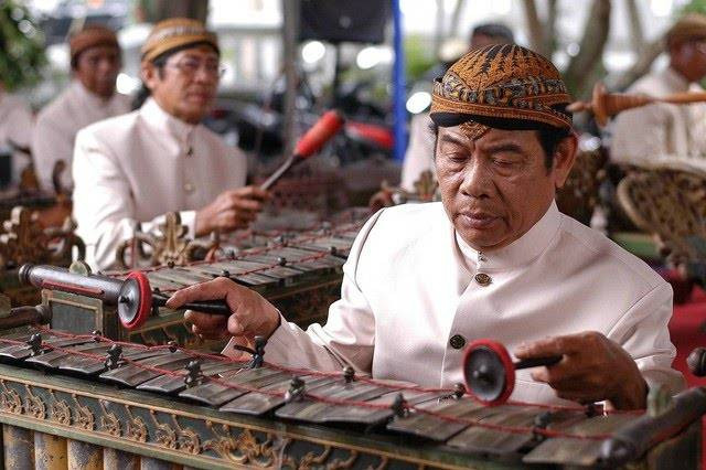 Ilustrasi alat musik gamelan yang berbunyi ting ting ting yaitu. Sumber: pixabay.com/Dedy_Timbul