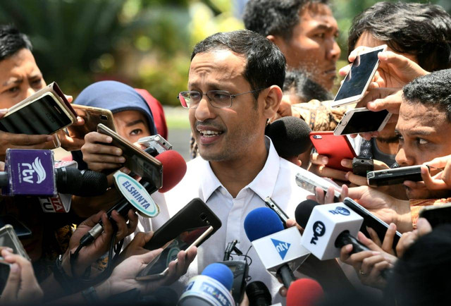 Nadiem Makarim menjawab wartawan usai menemui Presiden Jokowi, di Istana Kepresidenan, Jakarta, Senin (21/10) siang. Foto: Sekretariat Kabinet RI