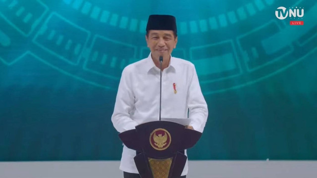 Presiden Joko Widodo memberikan sambutan saat Pelantikan Pengurus Pusat GP Ansor  2024-2029 di Istora Senayan, Jakarta, Senin (27/5/2024). Foto: Youtube/ TVNU Televisi Nahdlatul Ulama