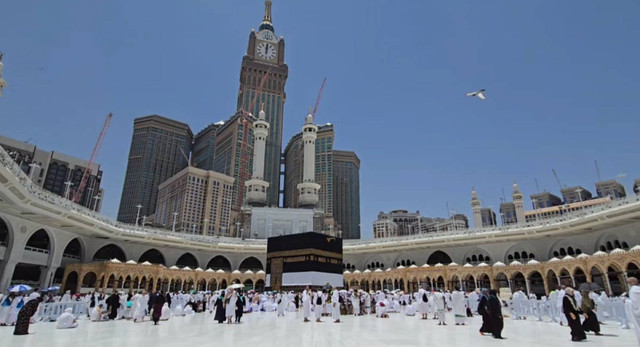 Fenomena Istiwa A'zam atau Rashdul Kiblat, saat matahari tepat berada di atas Ka'bah, Senin (27/5/2024) Foto: MCH 2024