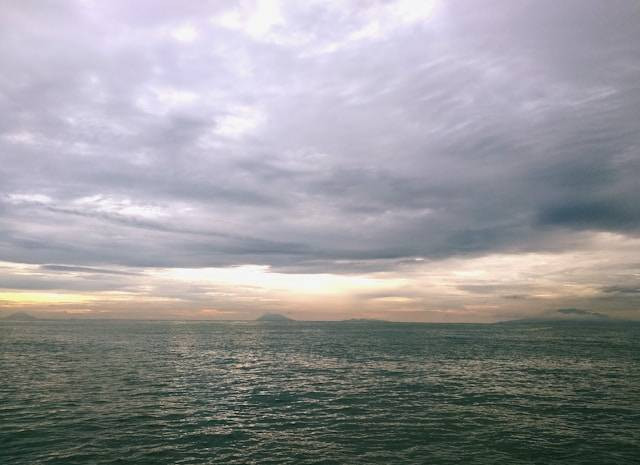 Pantai Tanjung Lesung. Foto hanyalah ilustrasi, bukan tempat yang sebenarnya. Sumber: Unsplash/Angiola Harry