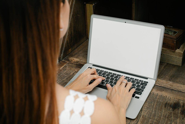 Ilustrasi laptop signing out terus-menerus. Foto: Pexels.com