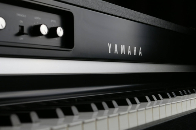 Ilustrasi Cara Melihat Tipe Piano Yamaha. Sumber: Unsplash