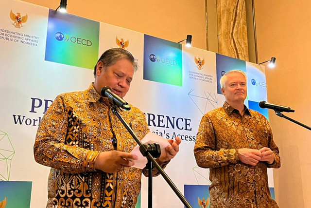 Menko Bidang Perekonomian Airlangga Hartarto dalam konferensi pers di hotel St.Regis Jakarta, Rabu (28/5/2024). Foto: Ave Airiza Gunanto/kumparan