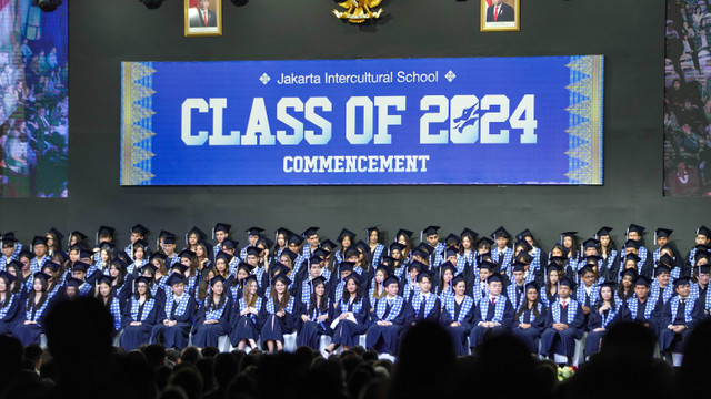 Perayaan wisuda 205 siswa Jakarta Intercultural School (JIS) di kampus Cilandak, Jakarta Selatan, Sabtu (25/5). Foto: Dok. JIS