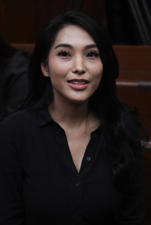 Pedangdut Nayunda Nabila bersiap menjadi saksi dalam sidang lanjutan kasus pemerasan dan gratifikasi di Kementerian dengan terdakwa Syahrul Yasin Limpo di Pengadilan Tipikor, Jakarta, Rabu (29/5/2024). Foto: Akbar Nugroho Gumay/ANTARA FOTO