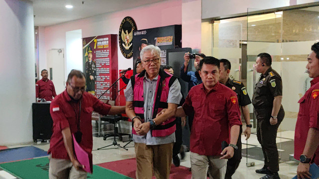 Kejagung tahan eks Dirjen Minerba Kementerian ESDM Bambang Gatot Ariyono terkait kasus korupsi timah. Foto: Jonathan Devin/kumparan