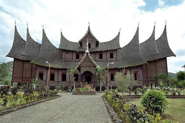 Istano Basa Pagaruyuang dari Minangkabau. (Foto: Freepik.com)