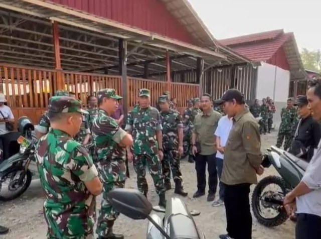 Kunjungan Pangdam IV Diponegoro, Mayjen TNI Deddy Suryadi ke Farm Bumi Wijaya Group di Banyumas. Foto: istimewa