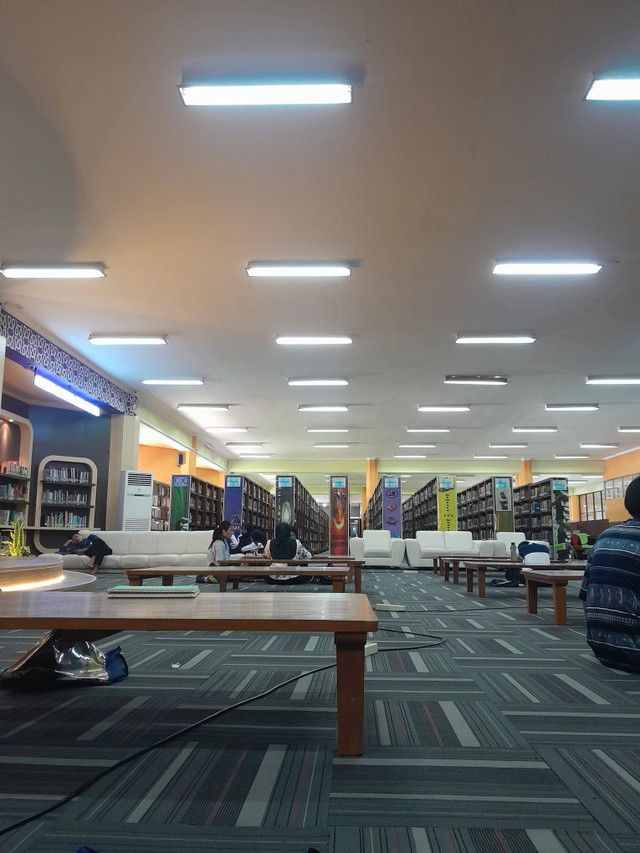 Perpustakaan Universitas Airlangga Kampus B, Foto dari Koleksi Pribadi Penulis