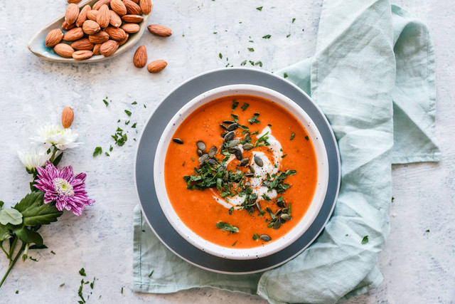 Sop Djanda Bandung. Foto Hanya Ilustrasi, Bukan Tempat Sebenarnya. Sumber Unsplash Ella Olsson