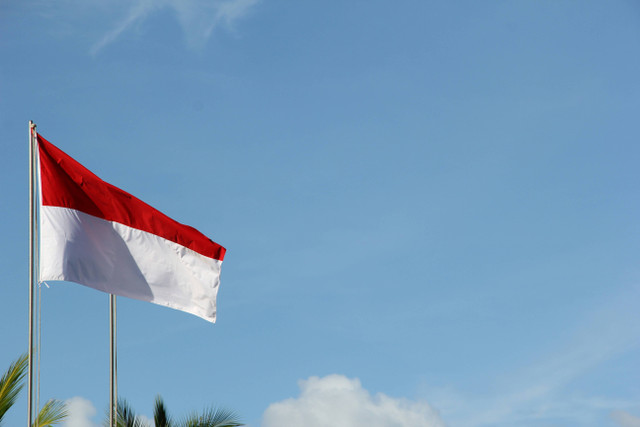 Bendera Indonesia (Photo by Nick Agus Arya at Shutterstock)