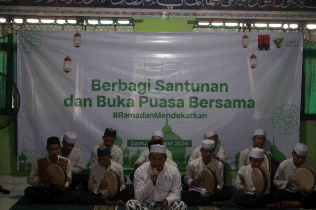 Pada Sabtu (30/03/2024), bertempat di aula Yayasan Bamadita Rahman, Lubang Buaya, Cipayung, Jakarta Timur, sebanyak 160 anak yatim piatu berkumpul untuk mengikuti  kegiatan “Berbagi Santunan dan Buka Puasa Bersama”, inisiasi Keluarga Muslim Citibank (KMC) dan Dompet Dhuafa.