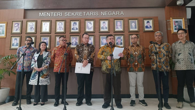 Konferensi pers pansel capim KPK di Kementerian Sekretariat Negara, Jakarta, Jumat (31/5/2024). Foto: Zamachsyari/kumparan