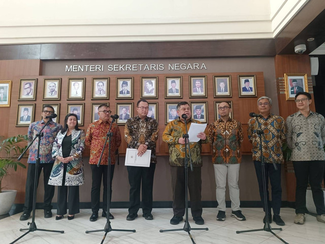 Konferensi pers pansel capim KPK di Kementerian Sekretariat Negara, Jakarta, Jumat (31/5). Foto: Zamachsyari/kumparan