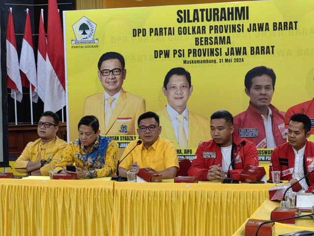 Pengurus Dewan Pimpinan Daerah (DPD) Partai Golkar Jabar menerima silaturahmi politik Partai Solidaritas Indonesia (PSI), Jumat (31/5/2024). (Foto: Istimewa)