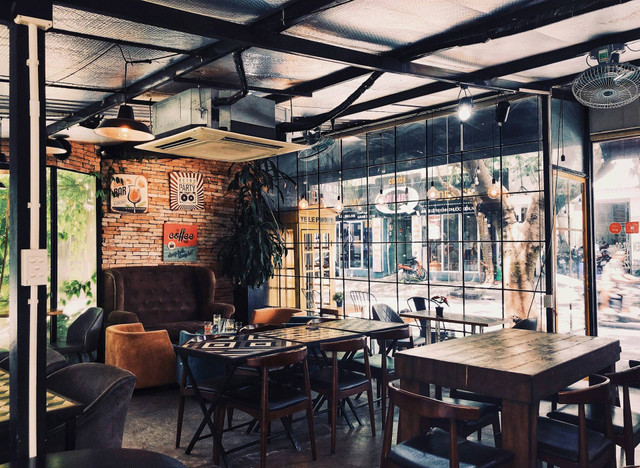 cafe vintage di Jakarta. Foto hanya ilustrasi, bukan tempat sebenarnya. Sumber: Unsplash/van thanh