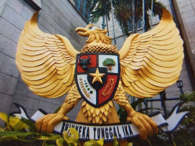 Lambang Pancasila di dada burung Garuda, sumber: Dokumen Pribadi.