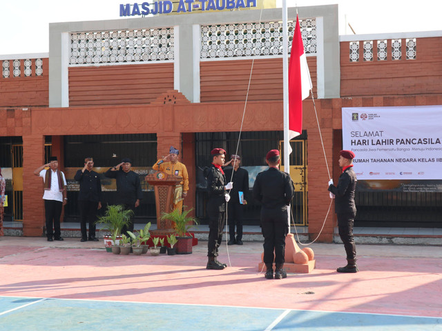 Petugas dan WBP Rutan Blora Laksanakan Upacara Peringatan Hari Lahir Pancasila