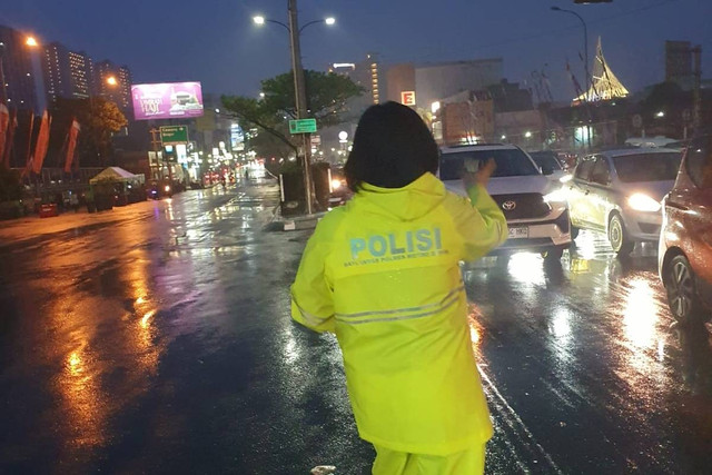 Banjir di Jalan Raya Margonda, Depok, Sabtu (1/6/2024). Foto: Dok. Istimewa