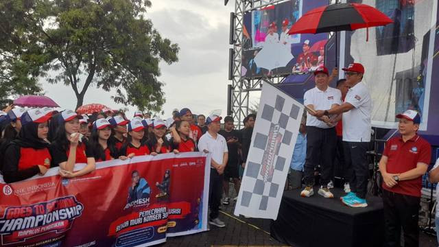 Kepala Bank Indonesia Sulawesi Utara, Andri Prasmuko, bersama Wakil Gubernur Sulut, membuka secara resmi gelaran Goes to School Championship Mapalus Pendidikan, program untuk meliterasi anak sekolah agar cinta dan bangga rupiah.