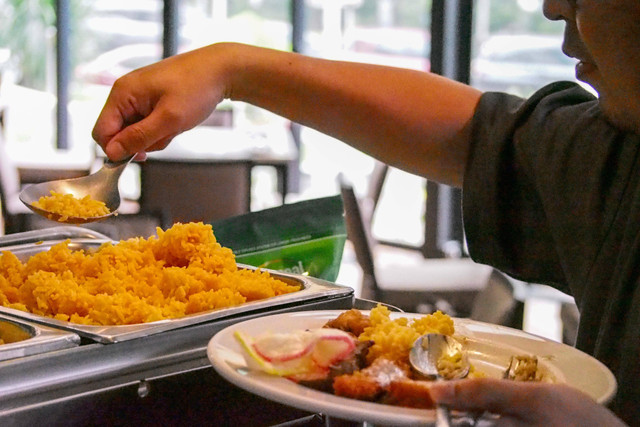 Konferensi pers inovasi nasi jagung dan nasi singkong Dailymeal sebaga alternatif makanan lebih sehat (2/6/2024). Foto: Dailymeal