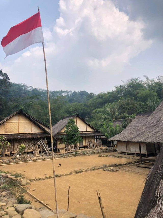 Rumah Adat Suku Baduy Luar (Foto Pribadi : Jihan Sakinah Puteri)