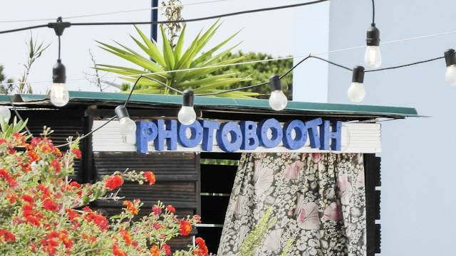 Photobooth di Jogja. Gambar hanya ilustrasi, bukan tempat sebenarnya. Sumber: Amy Vann / Unsplash