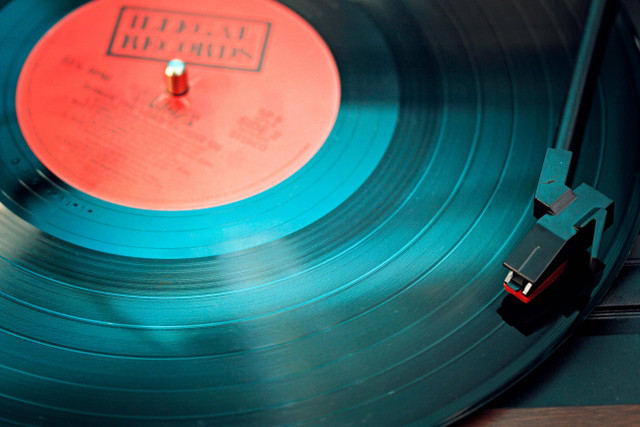 Photo by Elviss Railijs Bitāns: https://www.pexels.com/photo/blue-vinyl-record-playing-on-turntable-1389429/