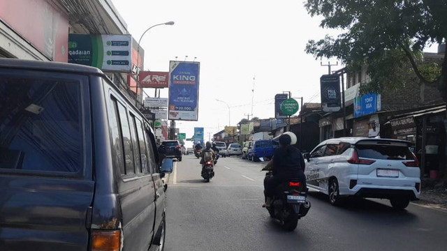 Kondisi lalu lintas di Jatinangor saat sepi. Foto: Muni Wiraswari