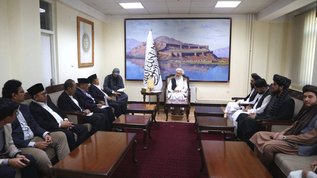 Jk melakukan Pertemuan dengan Wakil PM 2 Afghanistan  Mullah Abdul Salam Hanafi dan Menlu Maulwi Amir Khan Muttaqi.  Foto: Humas Jusuf Kalla