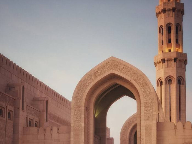 Masjid Raya An-nur Provinsi Riau (Foto hanya ilustrasi, bukan tempat sebenarnya) Sumber: unsplash.com/ AlKhatab Al-Saqri