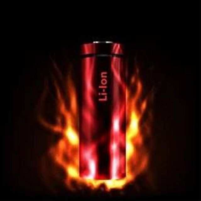 Ilustrasi baterai terbakar (Sumber: Shutterstock)