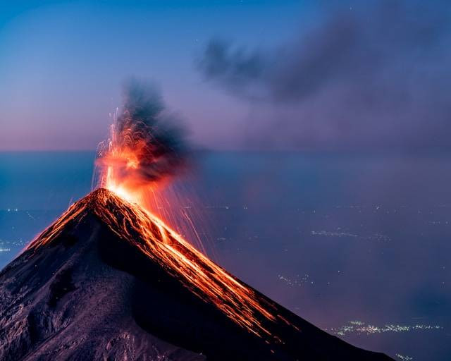 Ilustrasi Deskripsikan Upaya Menghindari Bahaya Gunung Api yang Dapat Dilakukan Setelah Terjadinya Letusan Gunung Api. Foto: dok. Unsplash/Alain Bonnardeaux