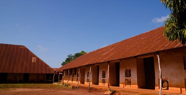 Istana kerajaan Abomey, tempat raja-raja prajurit memerintah.  Foto: Shutterstock/Homo Cosmicos