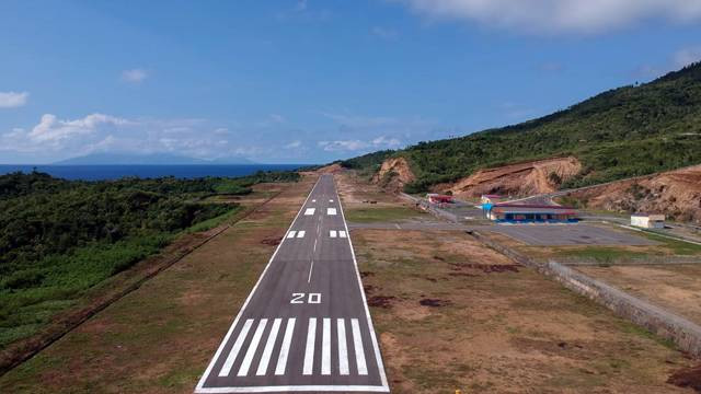 Bandara di Kabupaten Sitaro, menjadi salah satu wilayah yang harusnya ditunjang dengan jalan nasional.