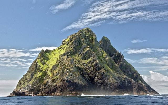 Pulau Padar Labuan Bajo. Foto hanya ilustrasi. Bukan tempat yang sebenarnya. Sumber foto: Unsplash/Michael