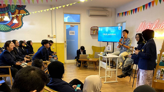 Dokumentasi acara pengembangan karir yang diselenggarakan oleh AIESEC in Unpad, yaitu Muda Berkarir di NutriHub Bandung pada bulan Mei.