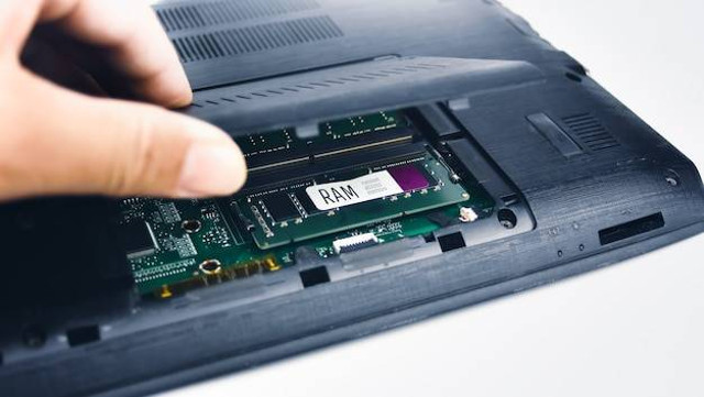 Ilustrasi cara upgrade RAM laptop Acer. Foto: Freepik  