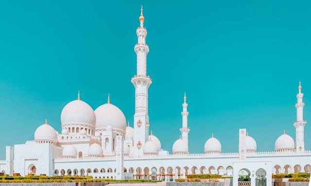 Lokasi dan Keunikan Masjid Agung Al-Muhsinin Solok. Foto hanya ilustrasi bukan tempat sebenarnya. Sumber foto: Unsplash.com/Dhru J