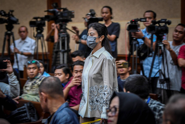 Ketua Umum Garnita Malahayati Partai NasDem sekaligus Anak kandung Syahrul Yasin Limpo, Indira Chunda Thita Syahrul saat menjadi saksi pada sidang kasus SYL di Pengadilan Tipikor, Jakarta, Rabu (5/6/2024). Foto: Galih Pradipta/ANTARA FOTO