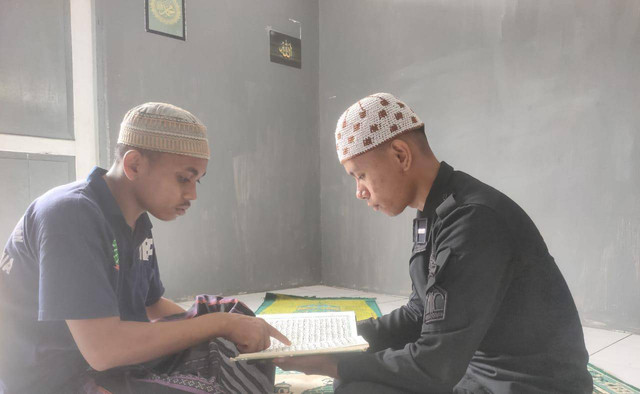 Wujud Pembinaan Kepribadian Warga Binaan Lapas Saparua Dibekali Baca Al-Quran (1)