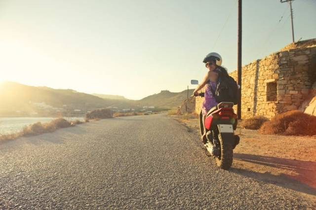 Ilustrasi cara beli motor bekas, sumber foto: Andrea Piacquadio by pexels.com