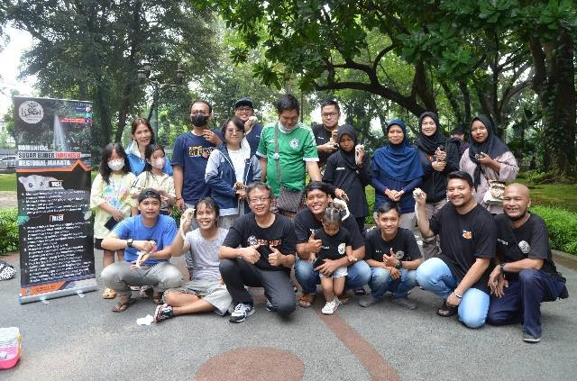 Pertemuan rutin anggota KSGI regional Jakarta di Taman Menteng. Foto: Ainun Naya Bella Syaputri