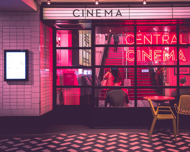 [Jadwal Tayang Haikyuu Movie di Bandung 6 Juni] Foto hanya ilustrasi, bukan tempat sebenarnya. Sumber: unsplash/MikeCinema