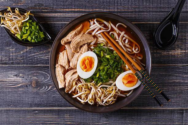 Ilustrasi Roka Ramen Menu, Foto: Unsplash/tbralnina.