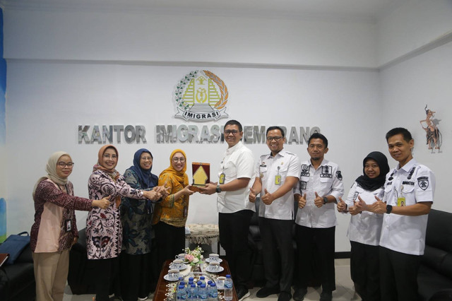 Foto bersama pasca kunjungan KPK / Humas Imigrasi Semarang